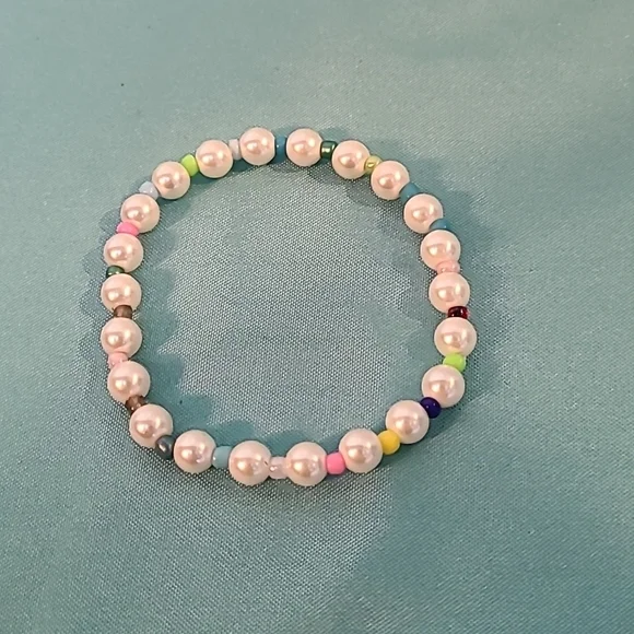 6 bracelets - Picture 6 of 7